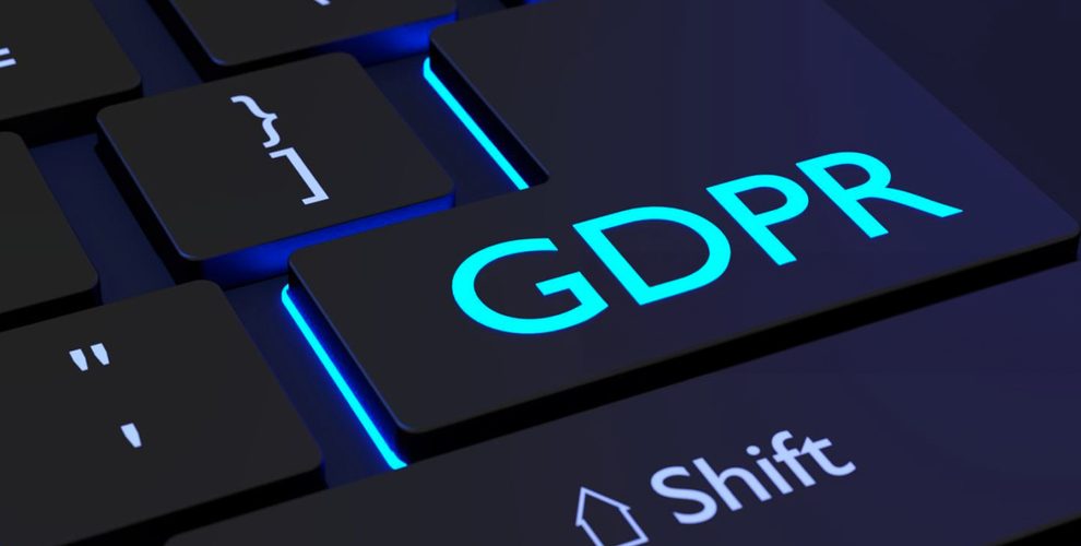 tastiera scura con trasto Gdpr