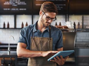 barman consulta tablet ordinazioni